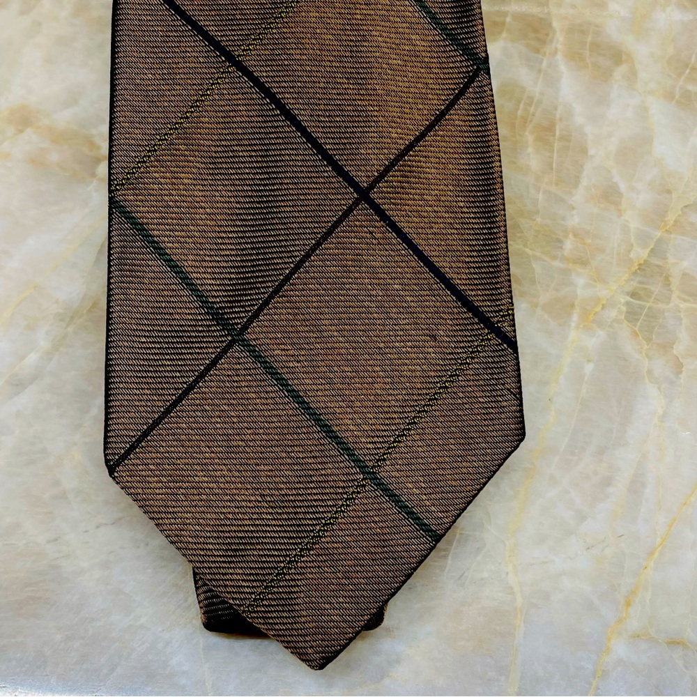 Paul Stuart 100% Silk Tie